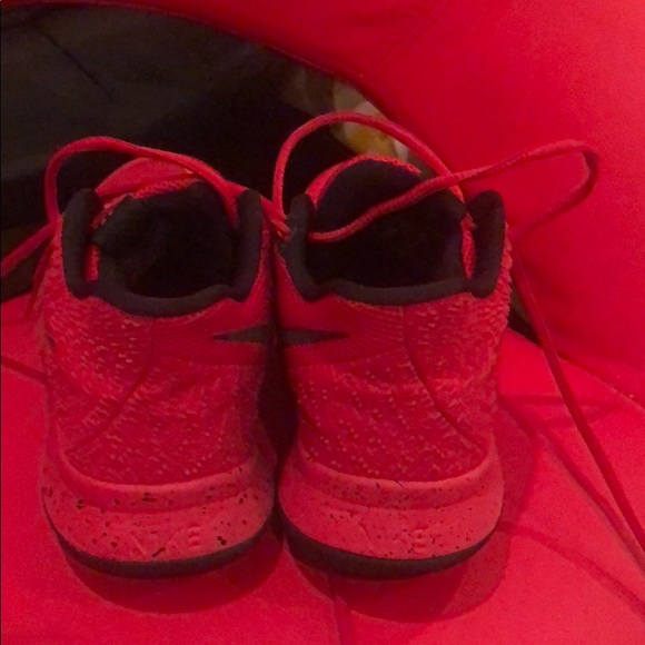 Kyrie Irving Basketball Tennis - Picture 2 of 4